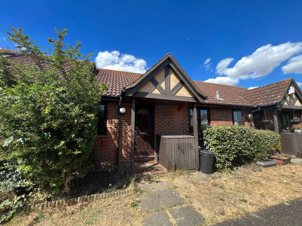 1 bed bungalow for sale in Headingley Close, Hainault IG6 Zoopla