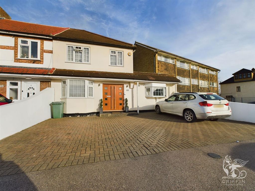 4 bed property for sale in Ardleigh Green Road, Hornchurch RM11 Zoopla