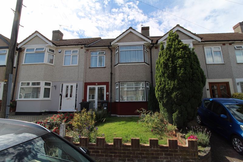 3 bed terraced house for sale in Dorchester Close, Dartford DA1, £