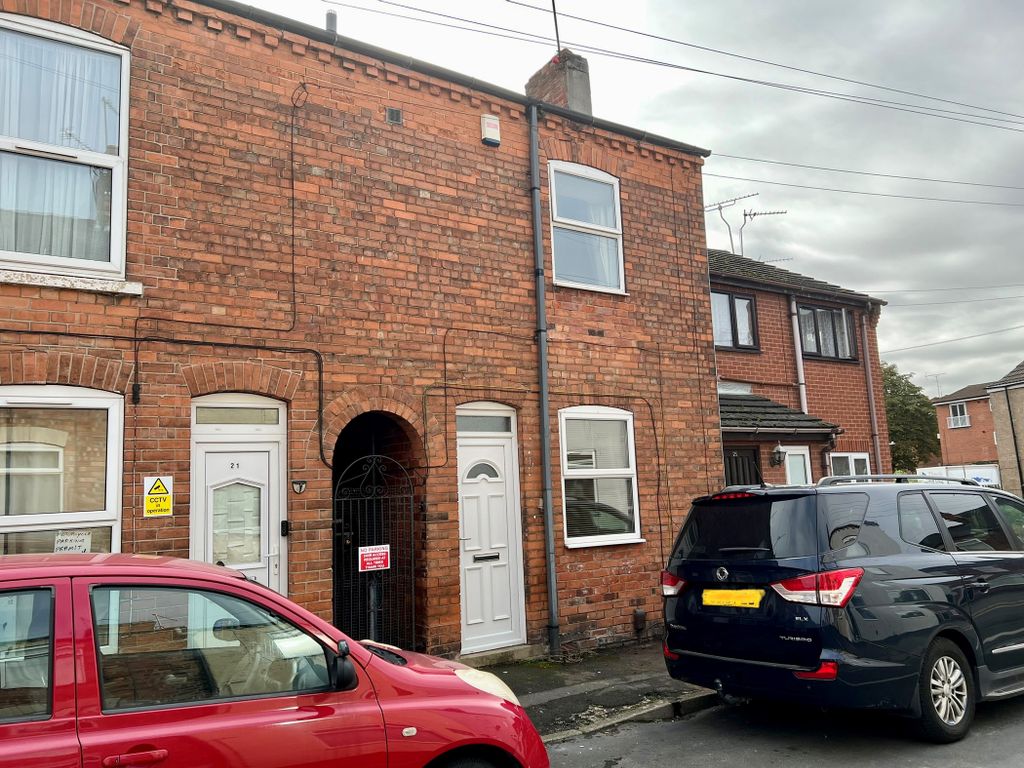 3 bed end terrace house for sale in Manvers Street, Worksop S80, £