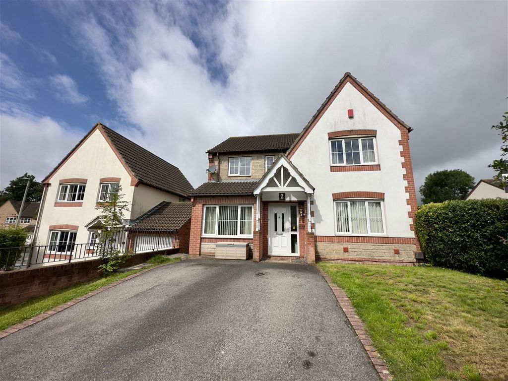 4 bed detached house for sale in Canterbury Close, Ivybridge PL21, £
