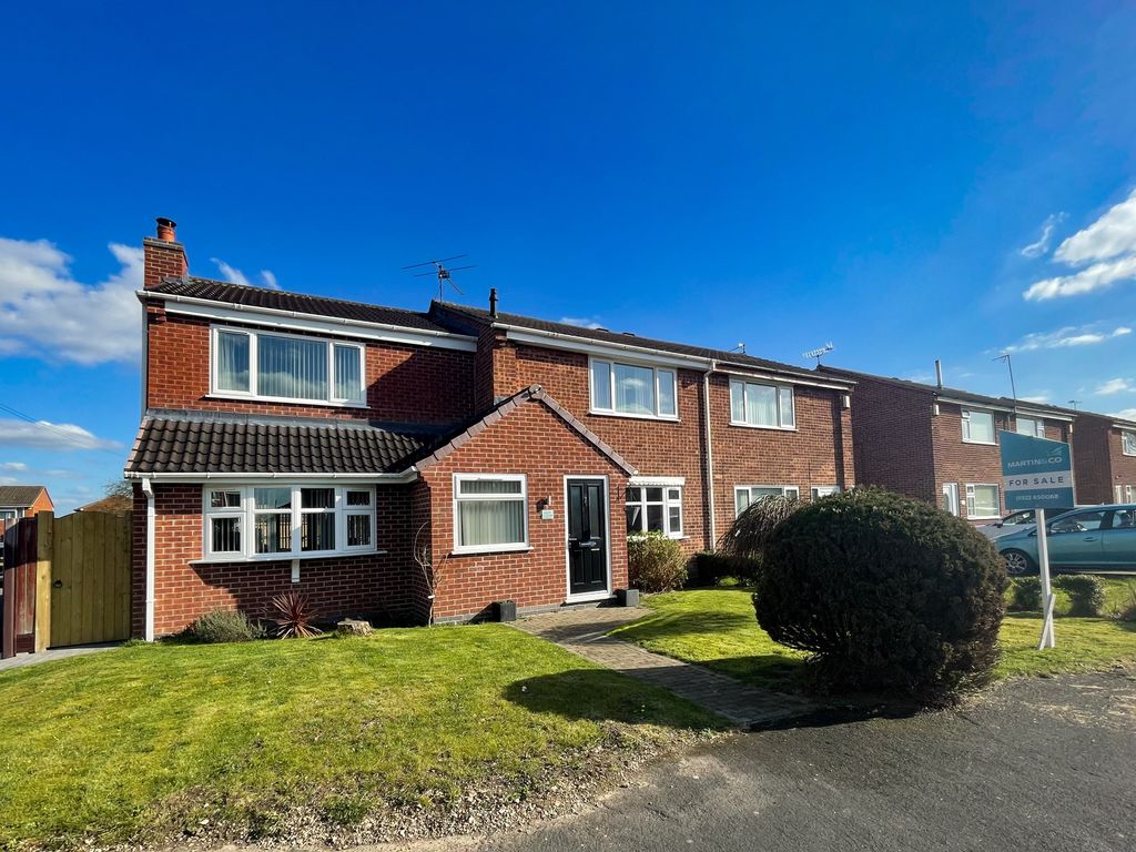 4 bed semidetached house for sale in Beaufort Road, Stenson Fields