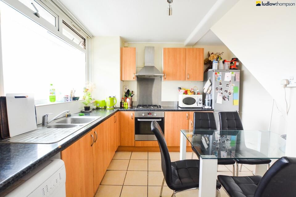 3 bed flat to rent in Cambridge Heath Road, London E1 Zoopla