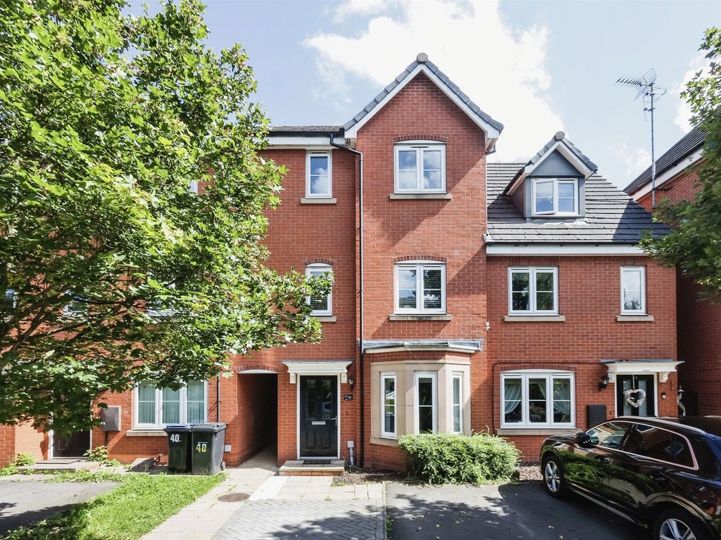 4 bed town house for sale in Monastery Drive, Erdington, Birmingham B23