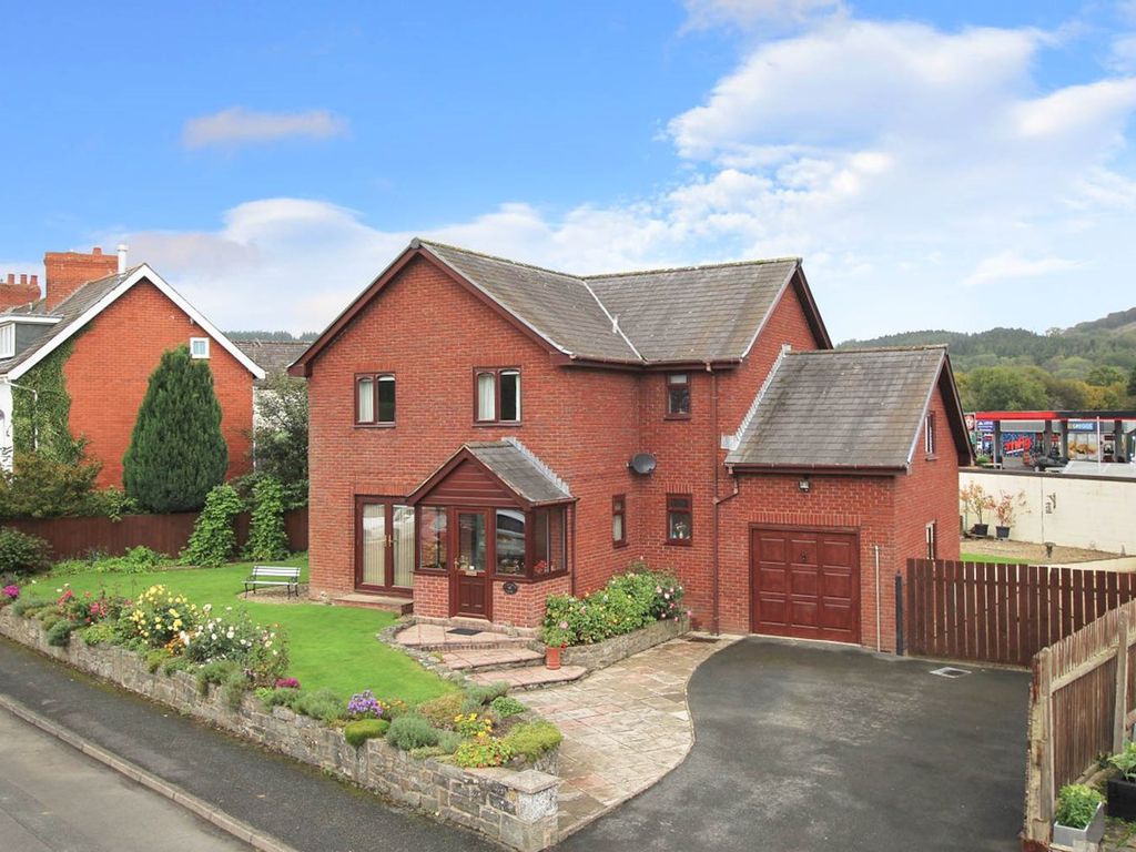 4 bed detached house for sale in Llanelwedd, Builth Wells LD2, £399,950
