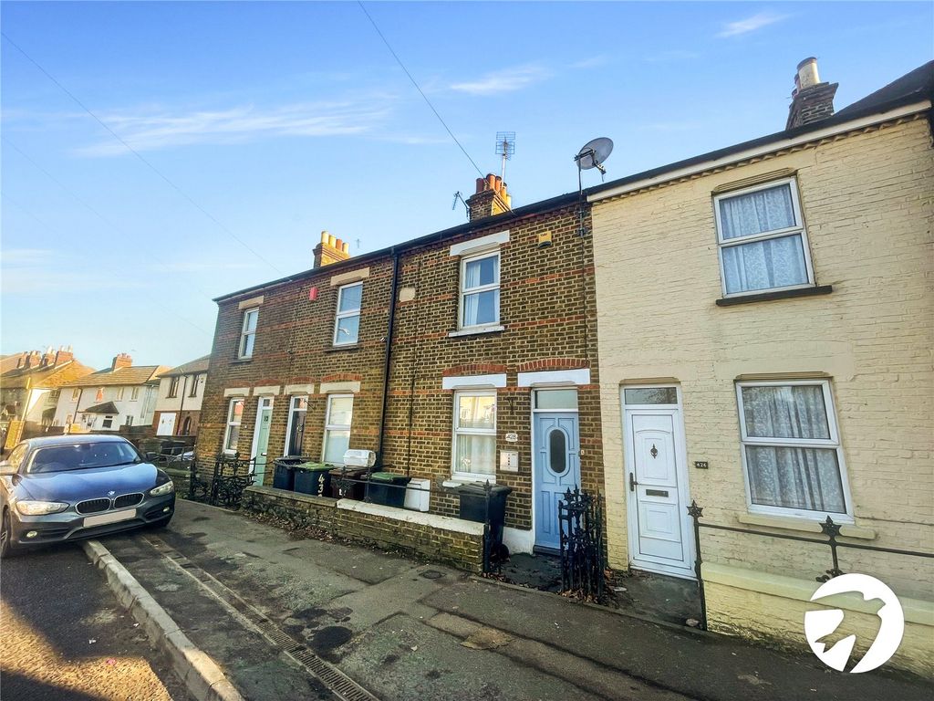 2 bed terraced house to rent in New Hythe Lane, Larkfield, Aylesford