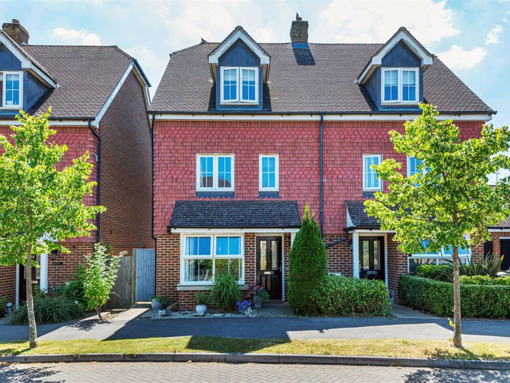 4 bed semidetached house for sale in Barncroft Drive, Haywards Heath RH16, £600,000 Zoopla