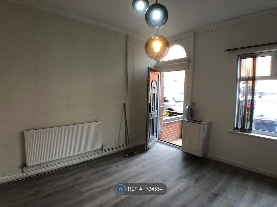 3 bed terraced house to rent in Stafford Road, Swinton, Manchester M27