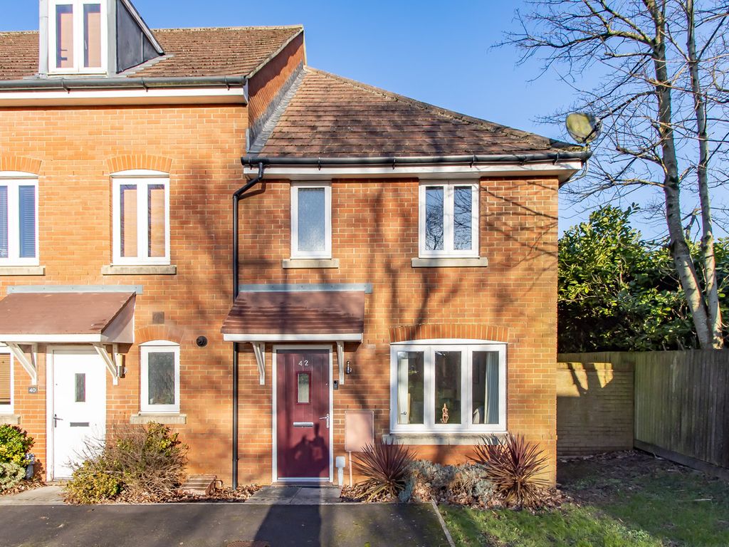 3 bed end terrace house for sale in Trinity Road, Shaftesbury SP7, £