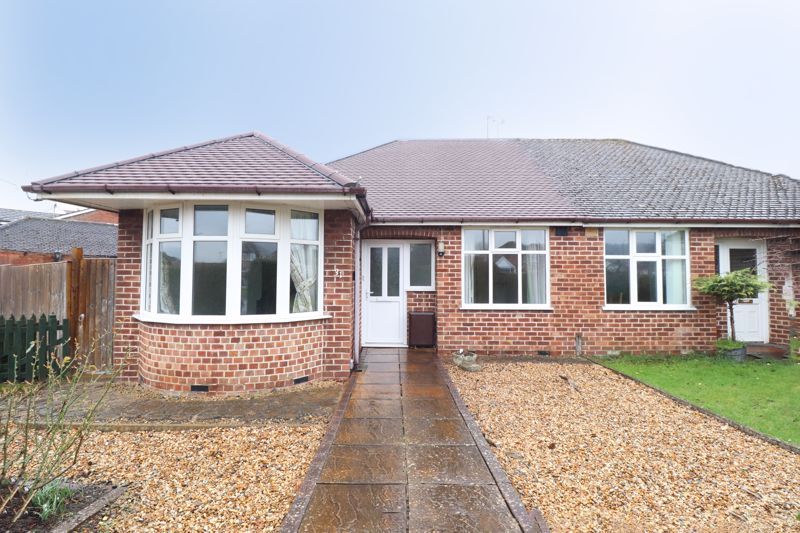 3 bed semidetached bungalow for sale in Hillview Road, Hucclecote