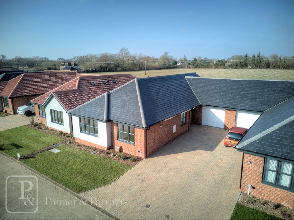 3 bed bungalow for sale in Connaught Road, Weeley Heath, Essex CO16, £400,000 Zoopla