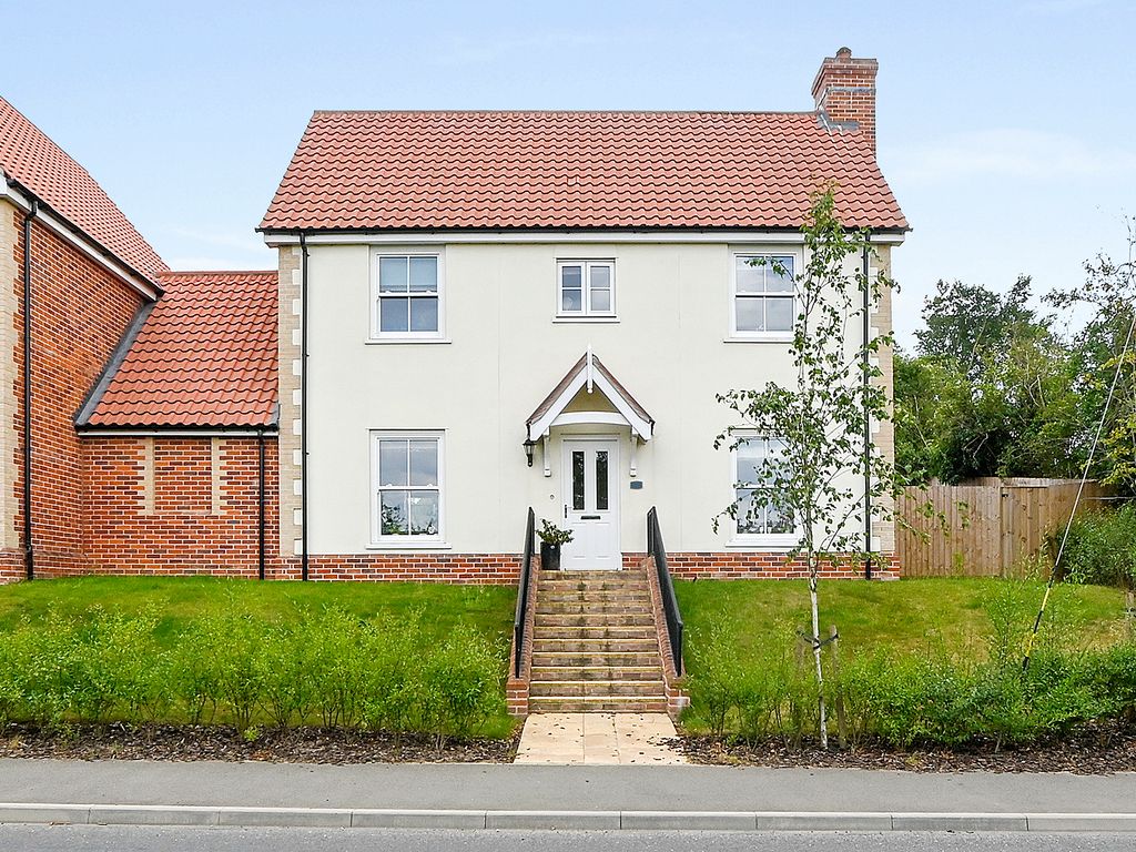 3 bed linkdetached house for sale in Ammonite Drive, Needham Market