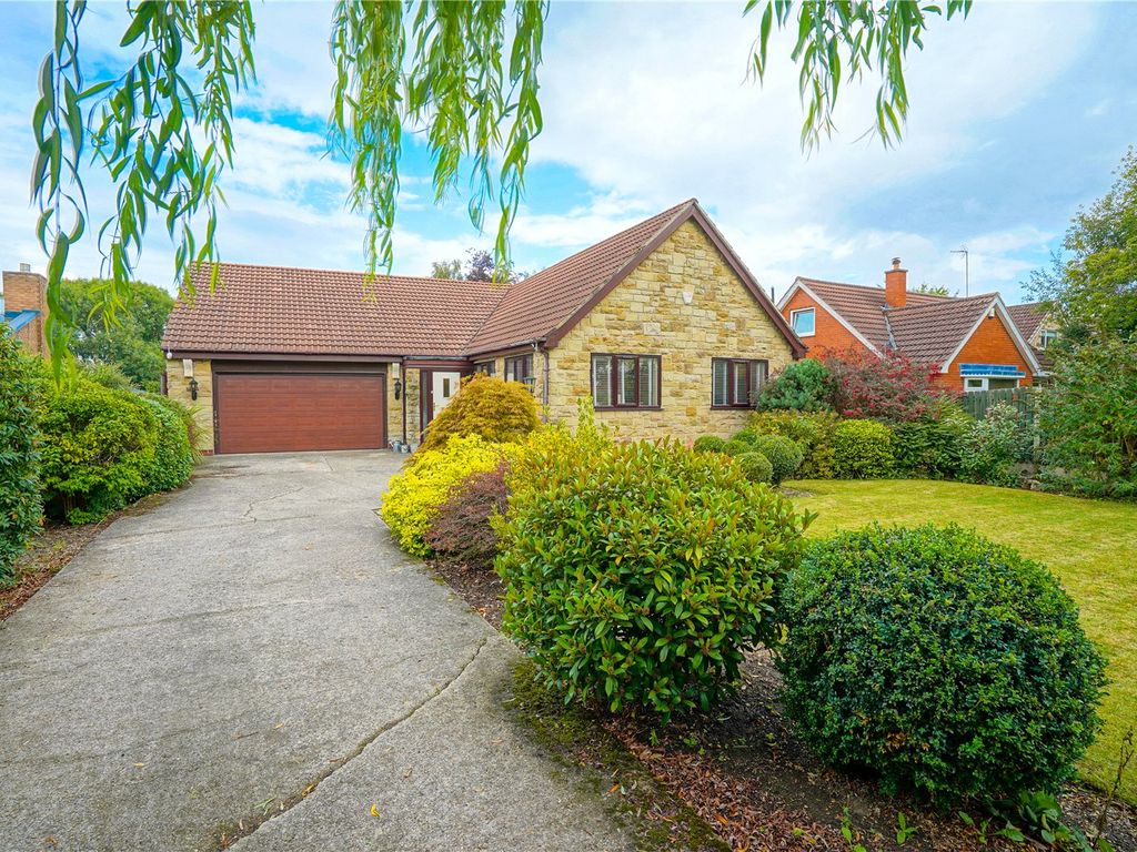 4 bed bungalow for sale in Poplar Glade, Wickersley, Rotherham, South Yorkshire S66 Zoopla