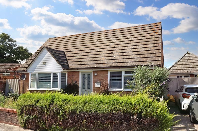3 bed bungalow for sale in Robert Way, Wivenhoe CO7, £350,000 Zoopla