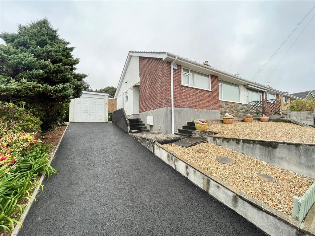 2 bed semidetached bungalow to rent in Staddon Green, Plymstock