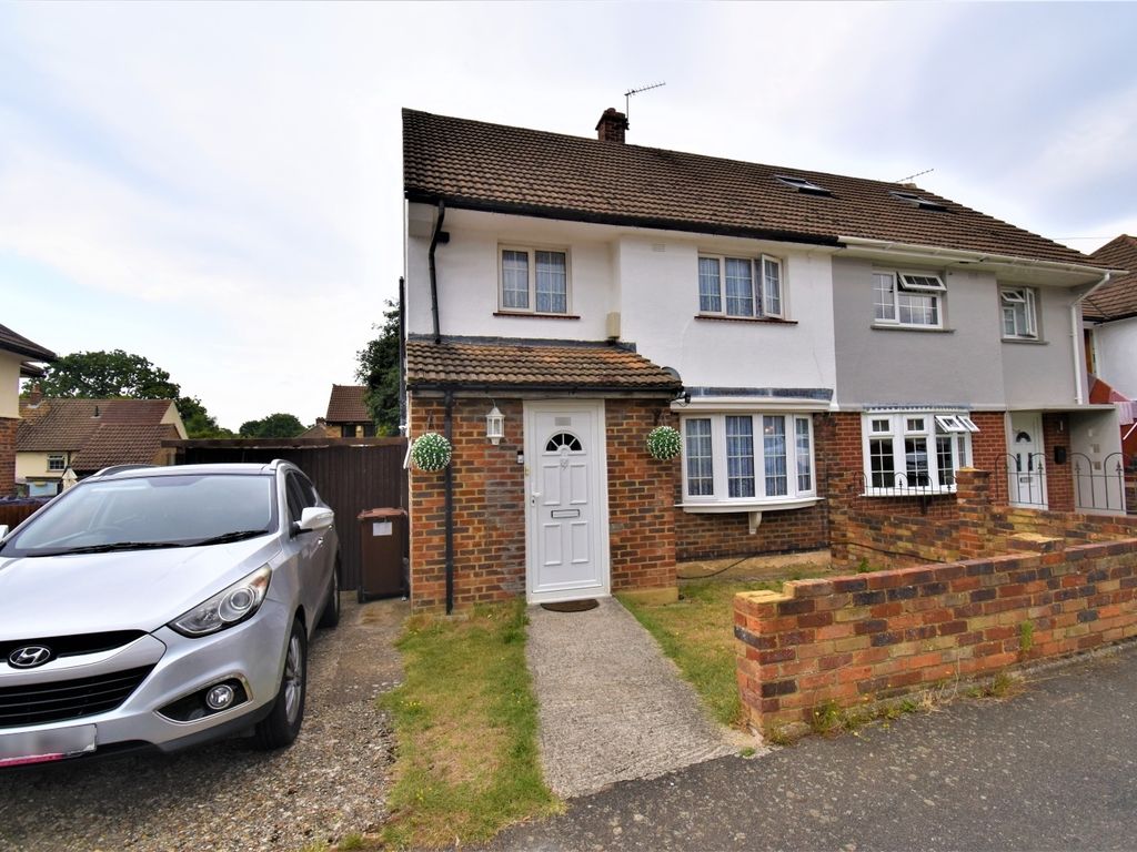 3 bed semidetached house for sale in Duchess Of Kent Drive, Chatham