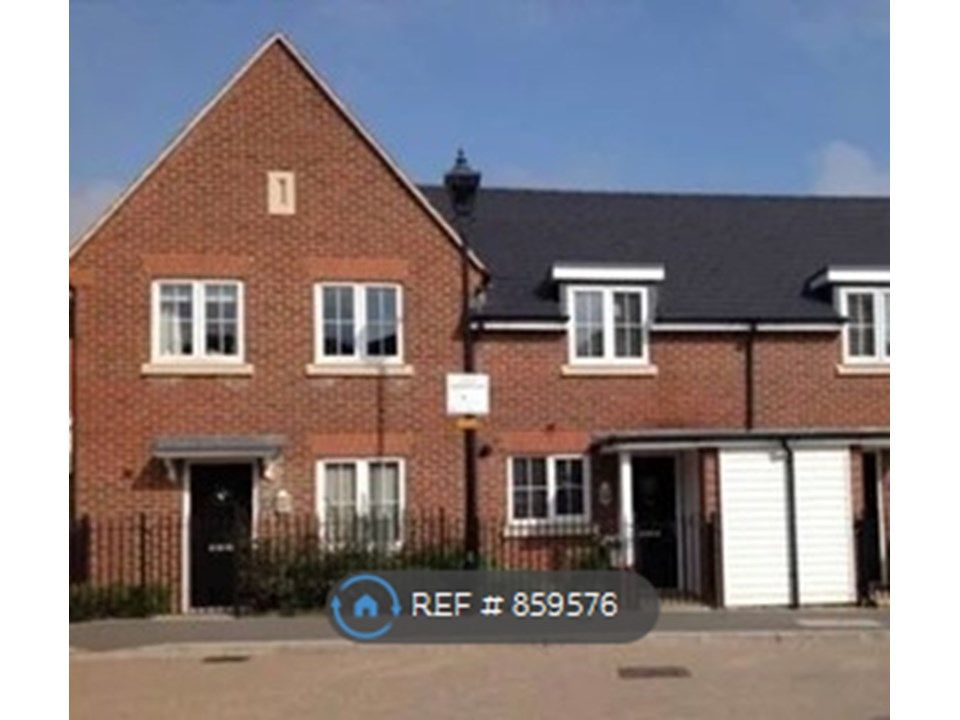 2 bed terraced house to rent in Damson Drive, Hartley Wintney, Hook