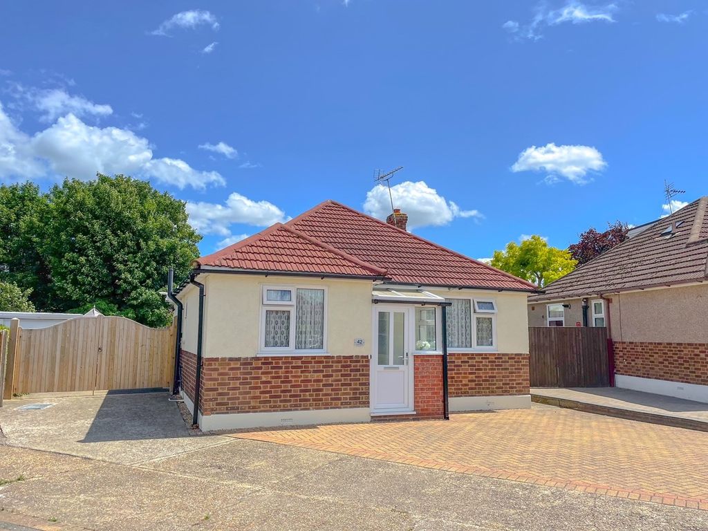 2 bed detached bungalow for sale in Bourne Grove, Sittingbourne ME10