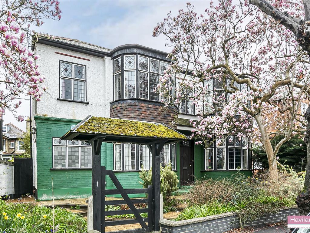 4 bed detached house for sale in Radcliffe Road, Winchmore Hill N21, £