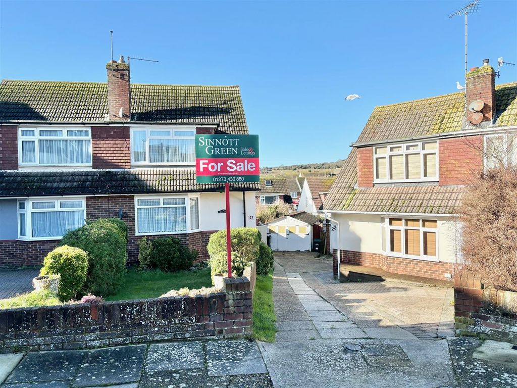 3 bed semidetached house for sale in Graham Close, Portslade, Brighton