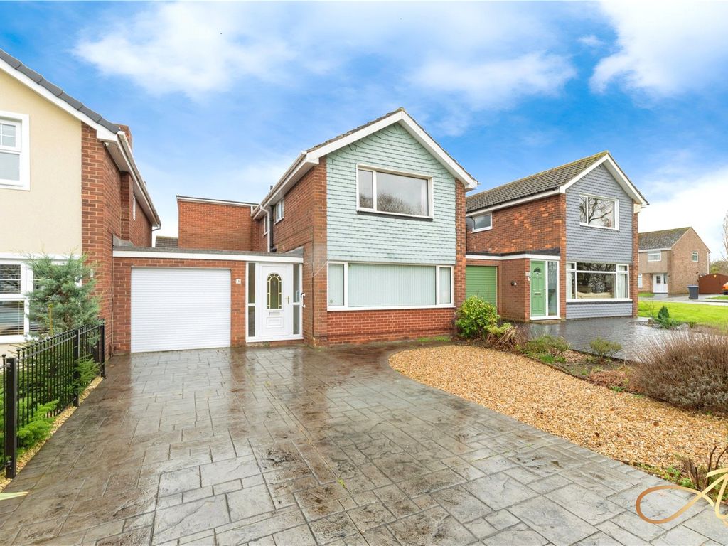 4 bed detached house for sale in Newfield Crescent, Acklam