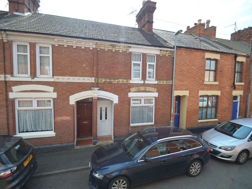 2 bed terraced house to rent in King Street, Kettering