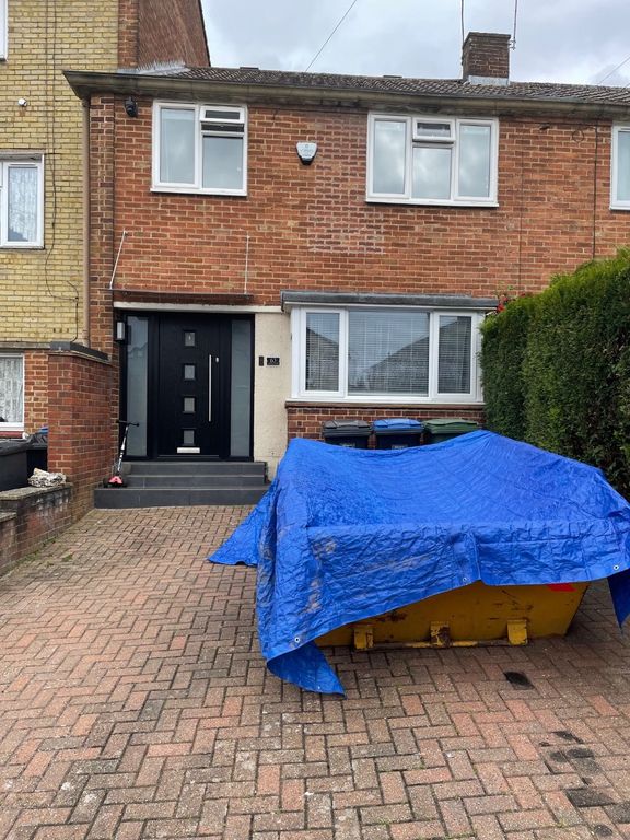 3 bed terraced house to rent in Long John, Hemel Hempstead