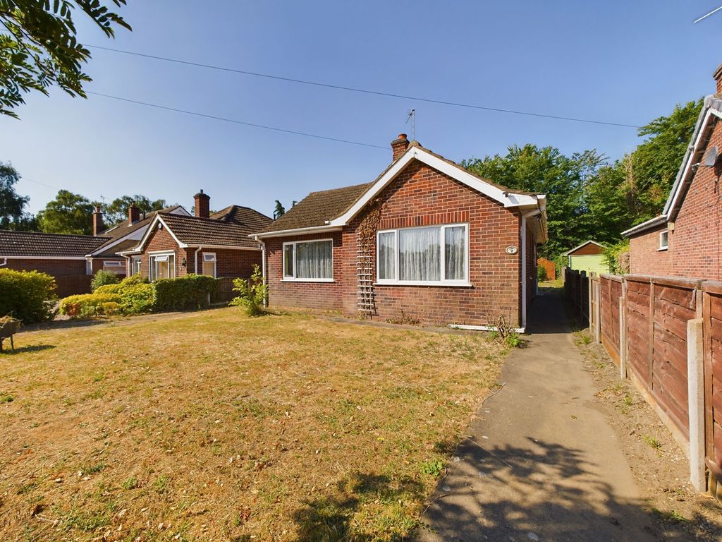 3 Bed Detached Bungalow For Sale In Desborough Road Hartford