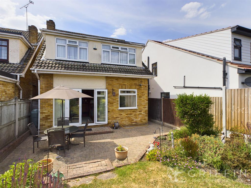 3 bed detached house for sale in Willow Parade, Front Lane, Cranham