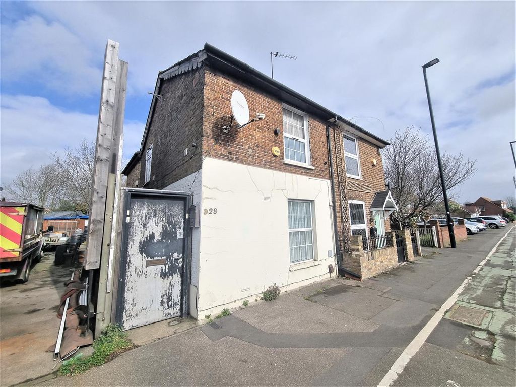 1 bed for sale in Staines Road, Bedfont, Feltham TW14 Zoopla
