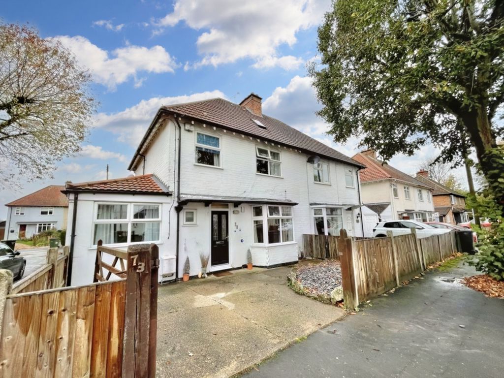 4 bed semidetached house for sale in Parkland Drive, Oadby LE2, £