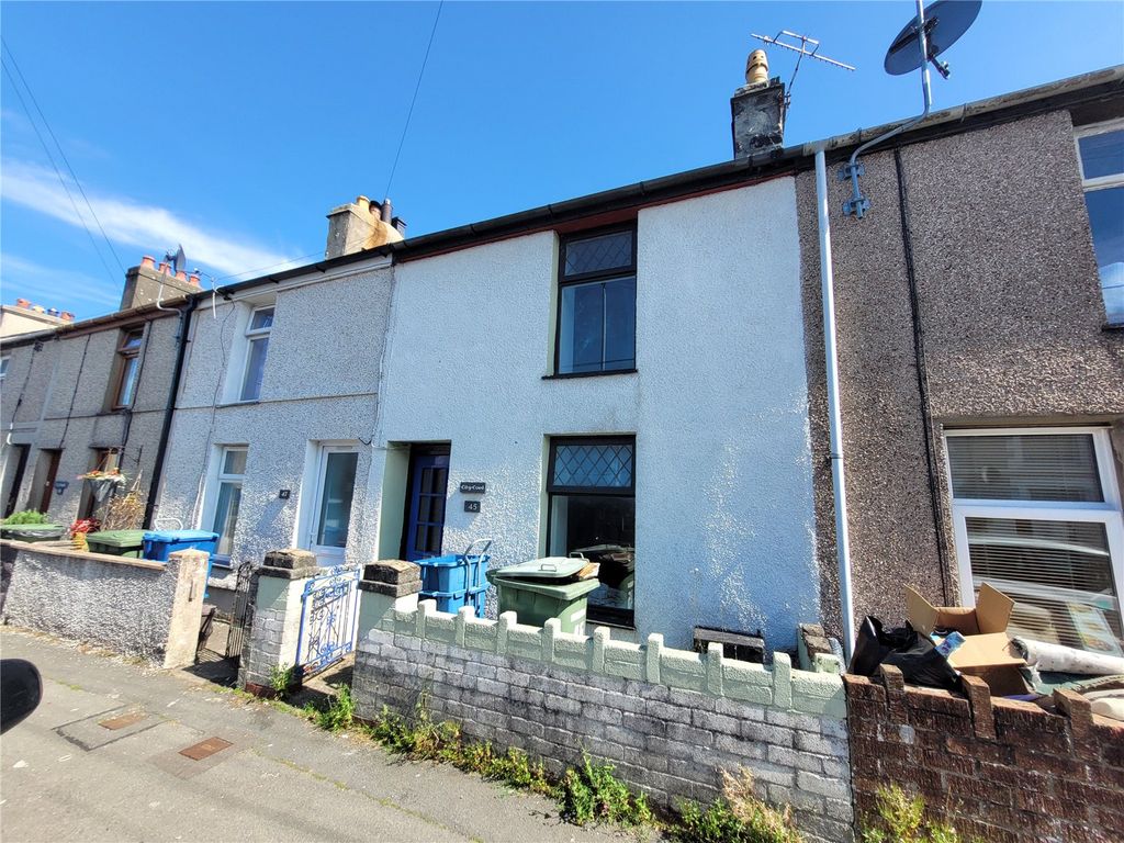 2 bed terraced house for sale in High Street, Penygroes, Caernarfon
