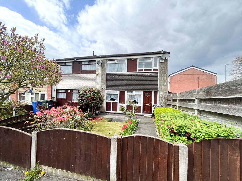 2 bed end terrace house for sale in Cottingham Drive, AshtonUnderLyne