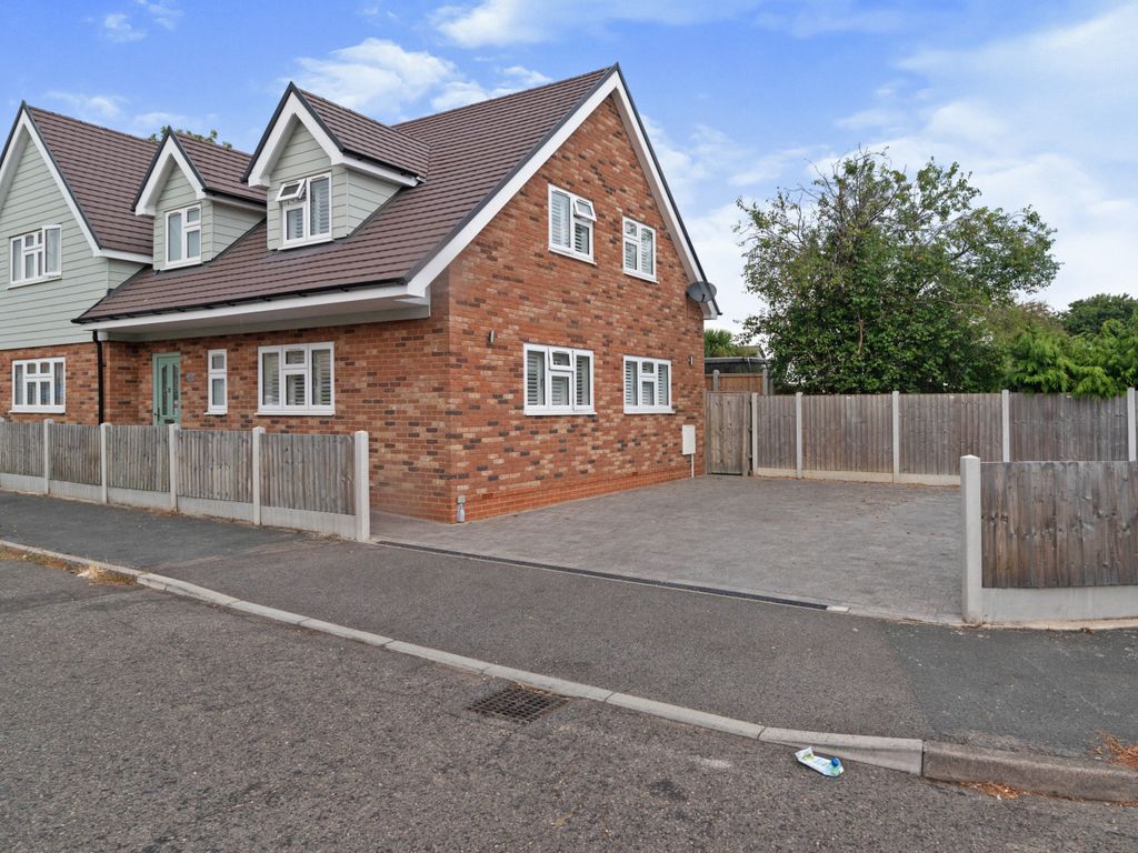 Latimer Drive, Billericay SS15  