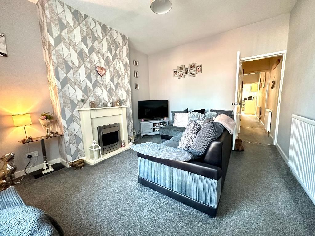 2 bed terraced house for sale in Wakefield Road, Kinsley, Pontefract