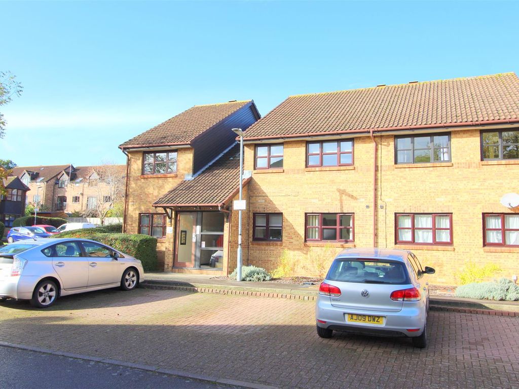 1 bed flat to rent in Milford Close, St.Albans AL4, £1,200 pcm Zoopla