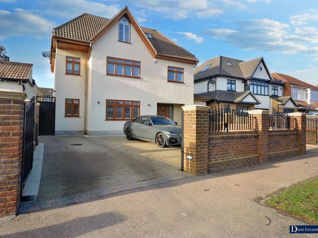 6 bed detached house for sale in Wingletye Lane, Borders Of Emerson