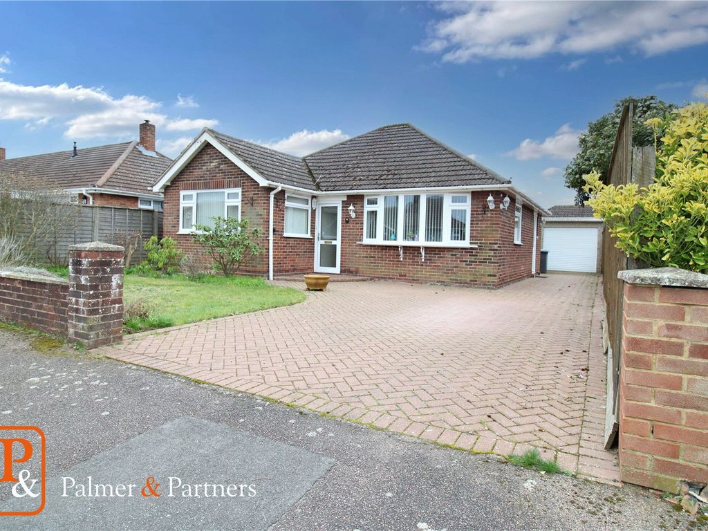 3 bed bungalow for sale in Falmouth Close, Kesgrave, Ipswich, Suffolk