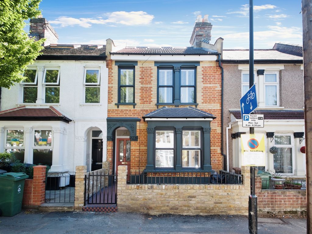 4 bed terraced house for sale in Mansfield Road, London E17, £950,000