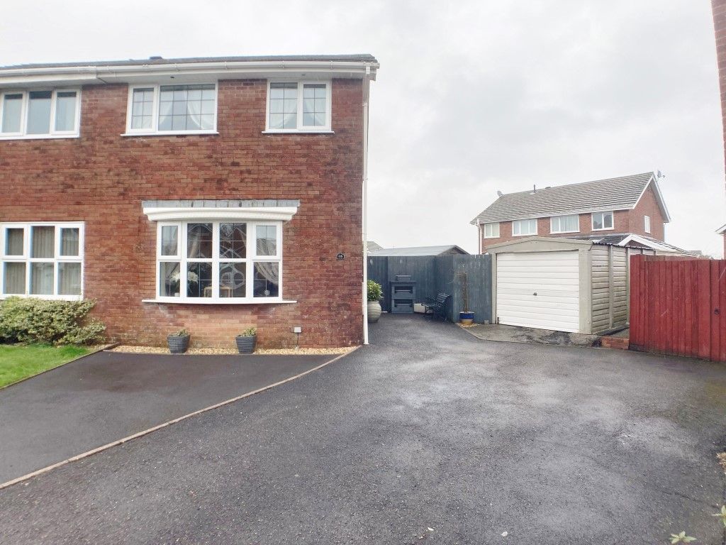 3 bed semidetached house for sale in Squirrel Walk, Fforest