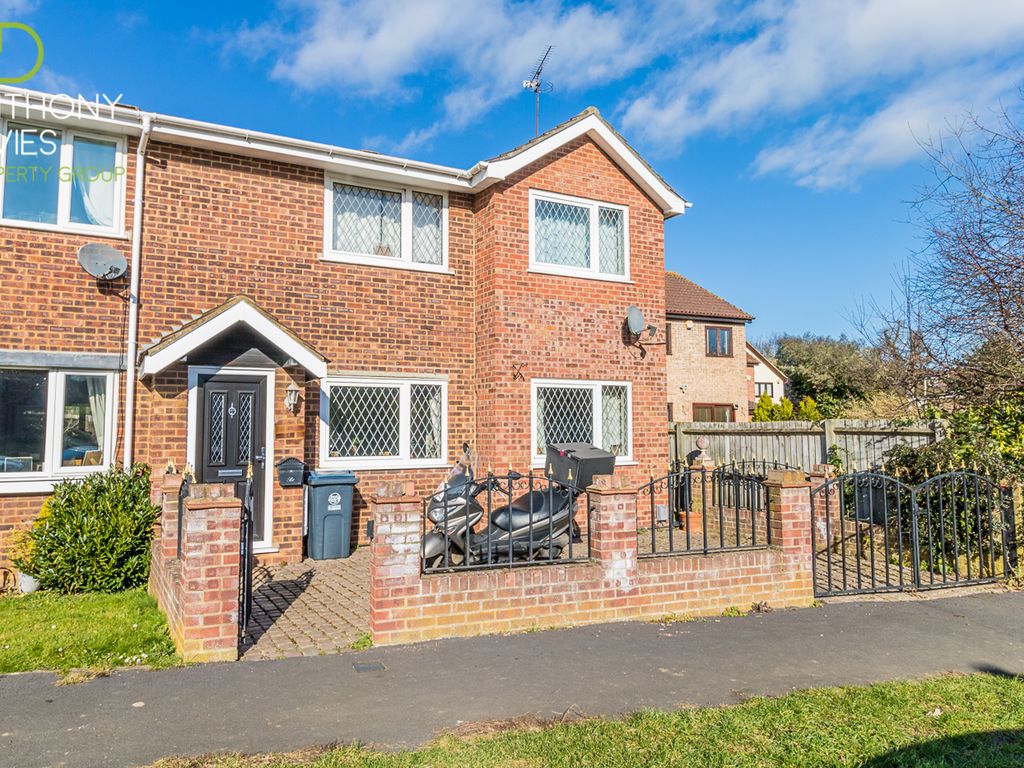 3 bed semidetached house for sale in Wheatsheaf Drive, Ware SG12 Zoopla