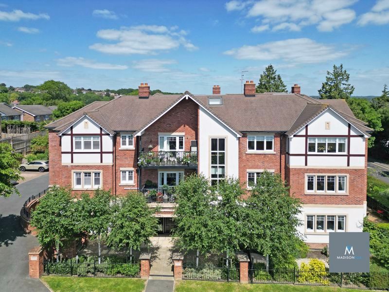 2 bed flat for sale in St. Johns Road, Loughton IG10 Zoopla