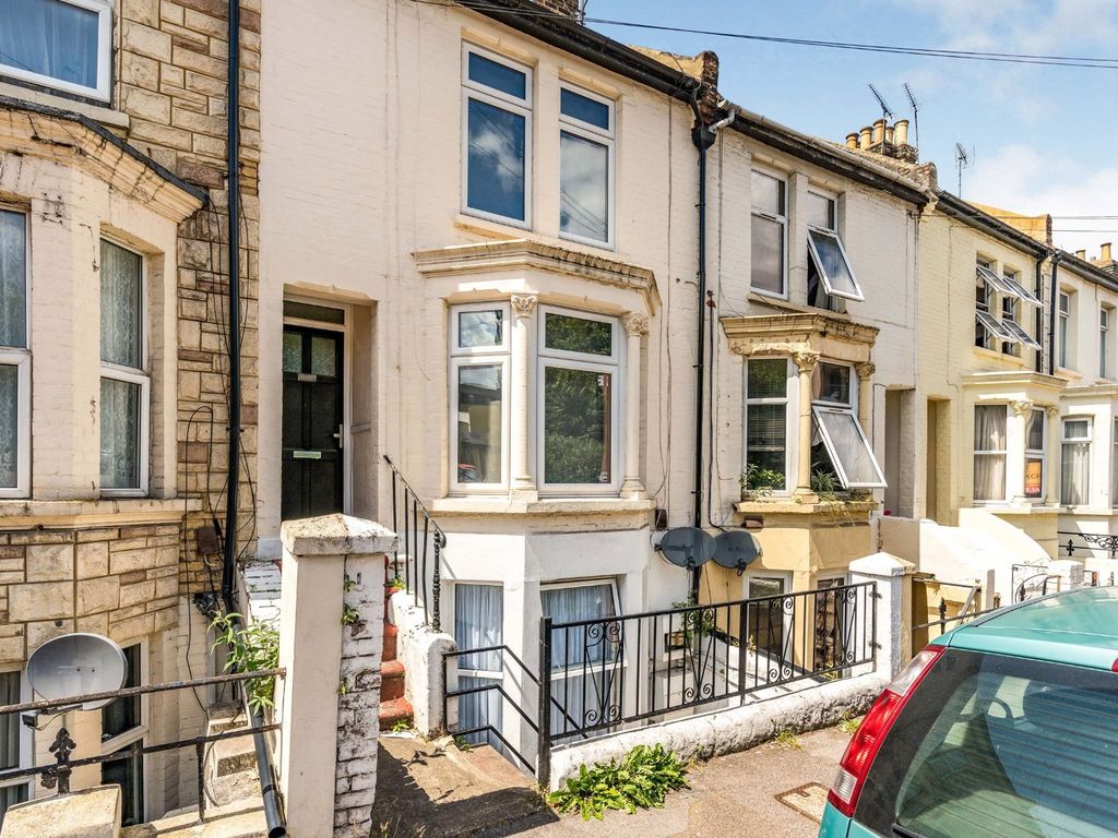 1 bed flat for sale in Richmond Road, Gillingham, Kent ME7 Zoopla