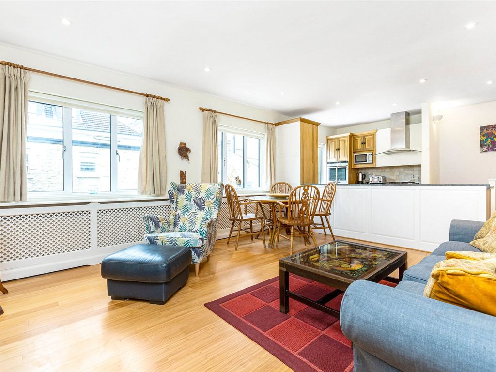 2 bed detached house to rent in Leopold Road, Wimbledon, London SW19, £