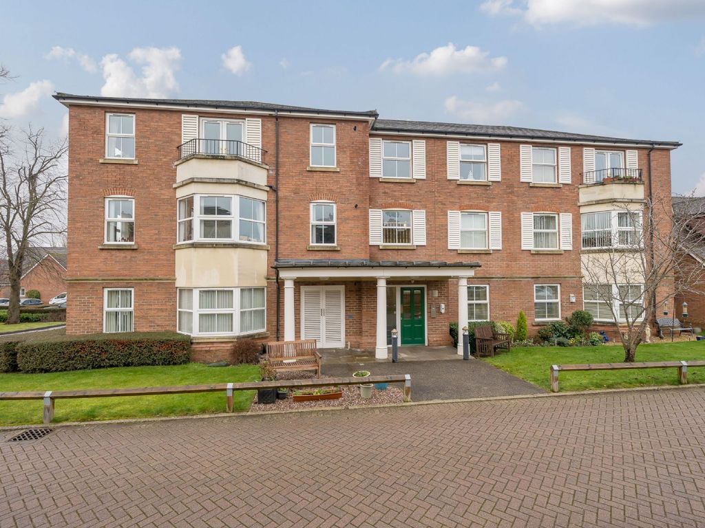 2 bed flat for sale in Frankton House, Lime Tree Village, Warwickshire