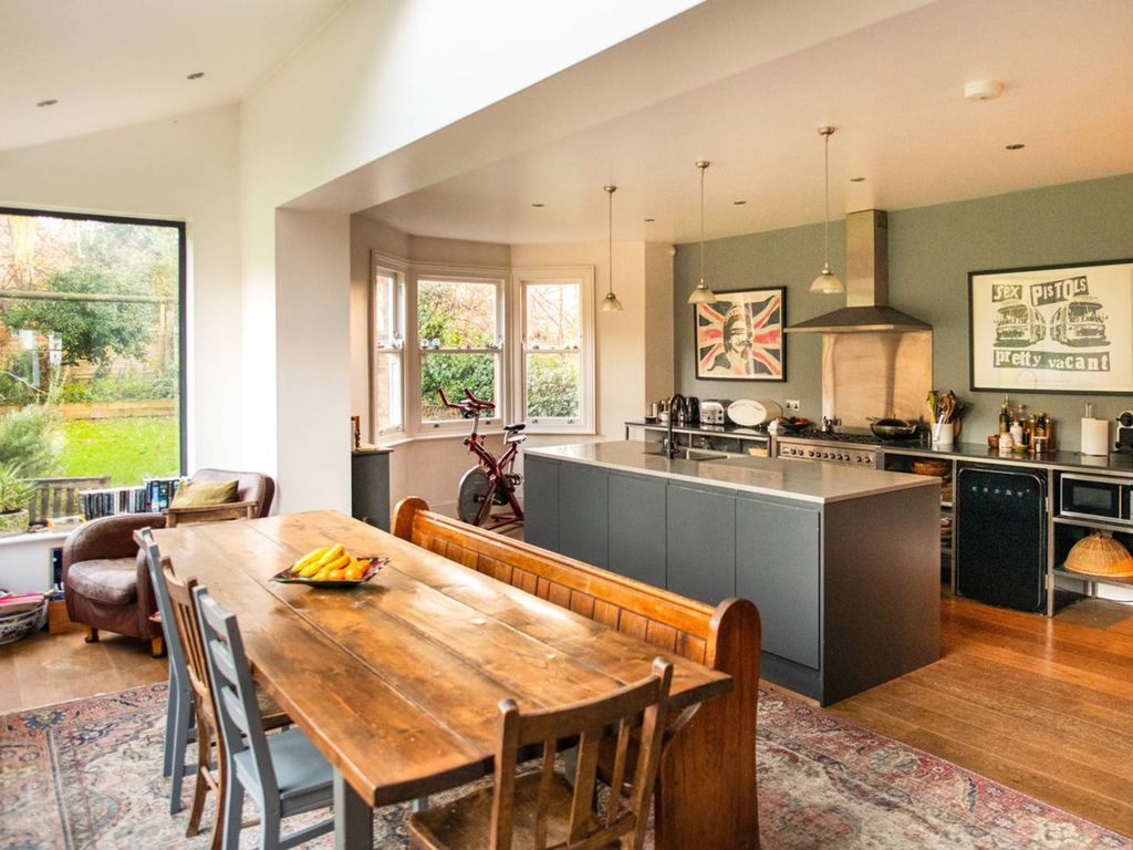 4 bed end terrace house for sale in Kings Road, Willesden Green, London