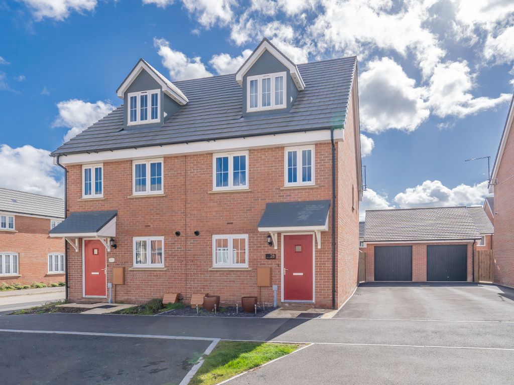 3 bed semidetached house for sale in Bonaire Grange, Newton Leys