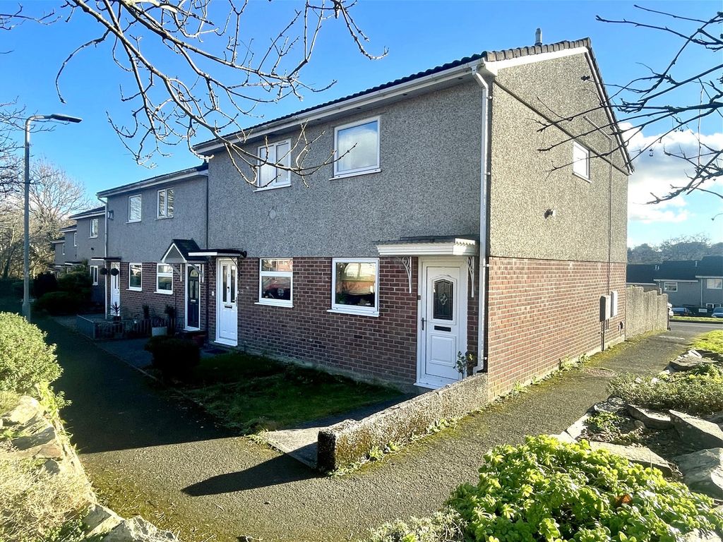 2 bed semidetached house for sale in Frewin Gardens, Southway