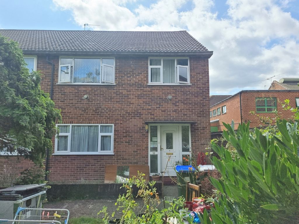 2 bed for sale in Watling Street, Bexleyheath DA6, £120,000