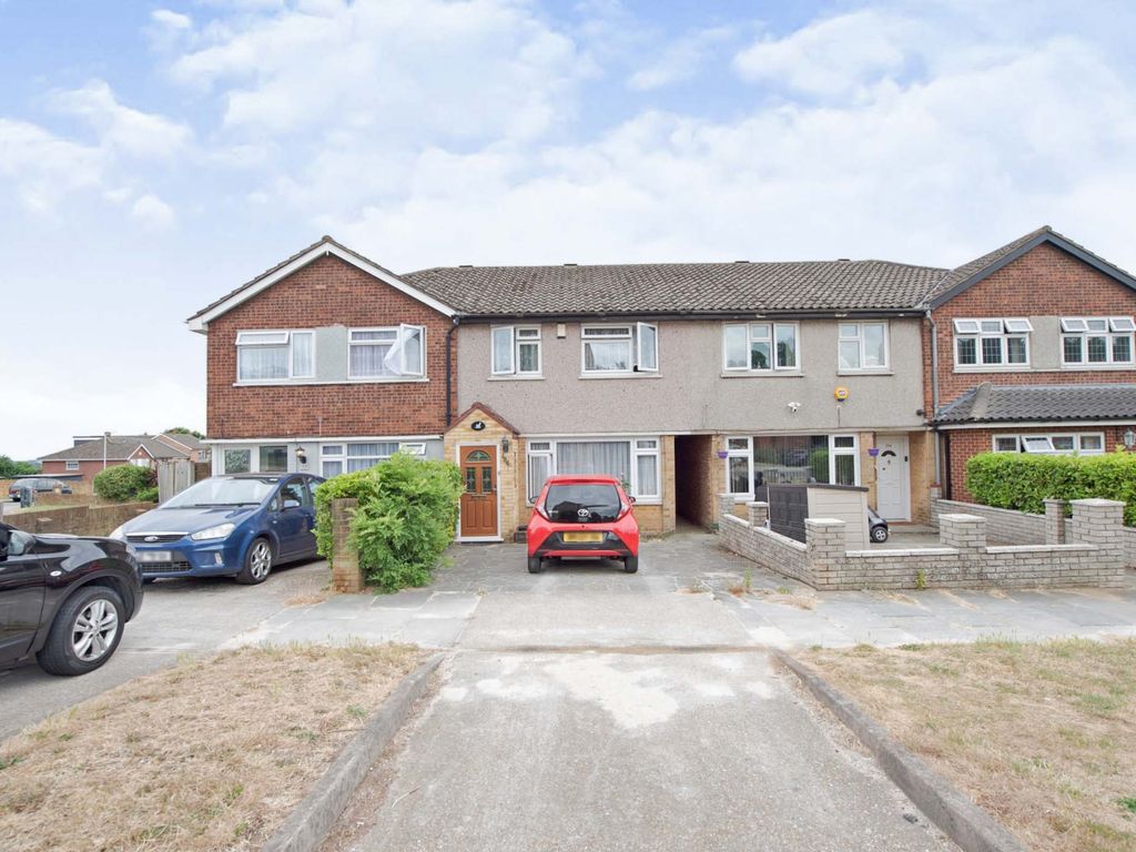 3 bed terraced house for sale in Hillrise Road, Collier Row, Romford